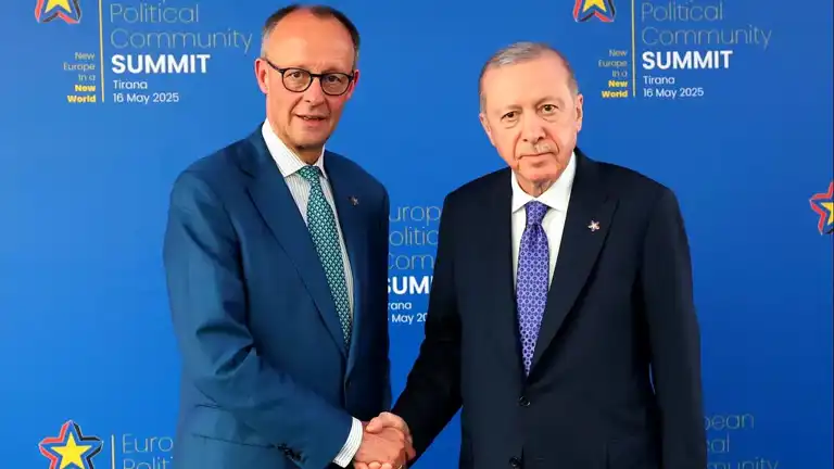 Erdoğan, Tiran'da Dış Politika Görüşmeleri Yürüttü